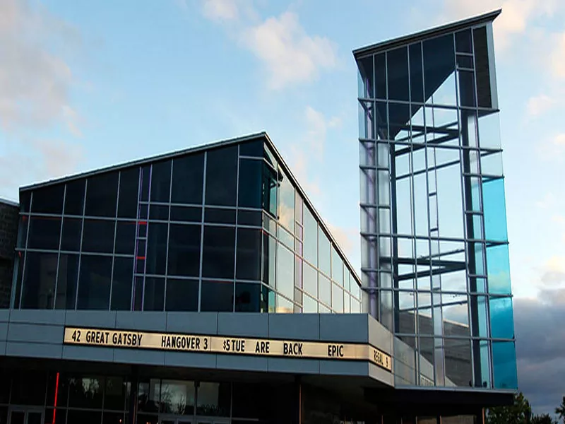 Como um cinema com estrutura de aço pode redefinir a construção moderna de cinemas?