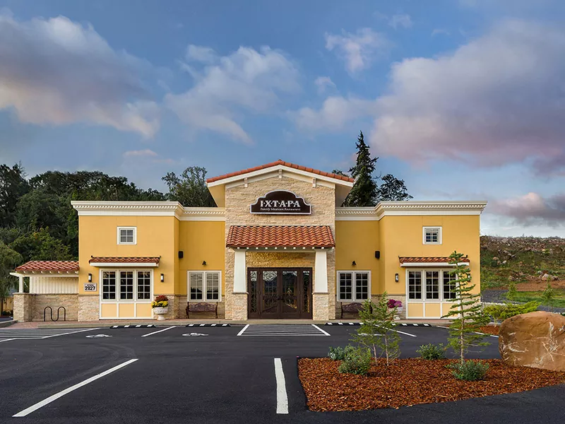 Por que um edifício de restaurante metálico está substituindo a construção tradicional de restaurantes?