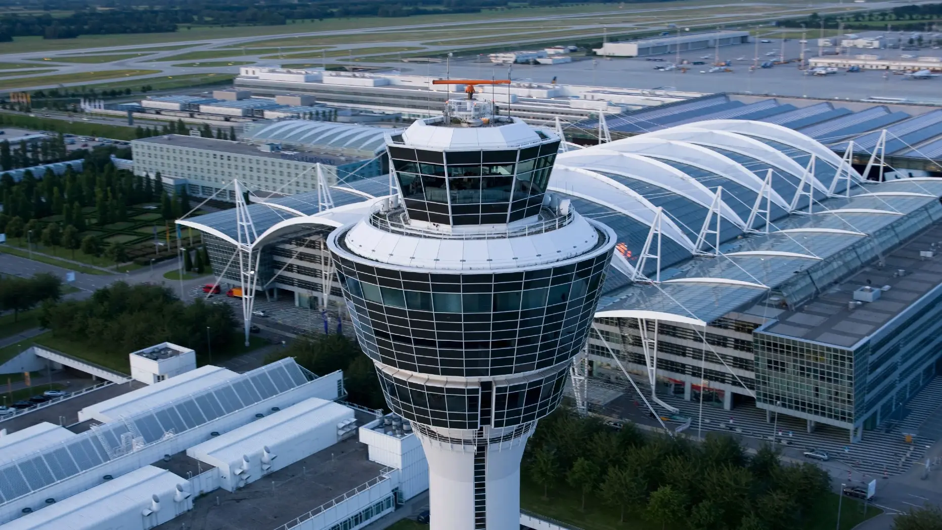 Construção de aço para edifícios de controle de tráfego aéreo
