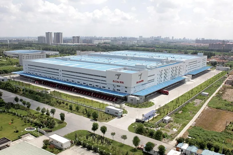 Construção de armazém com estrutura de aço industrial