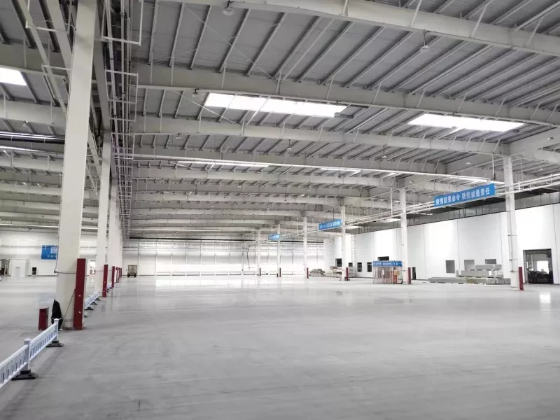 Construção de armazém com estrutura de aço multi-span
