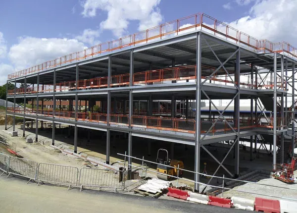 Hospital com estrutura de aço