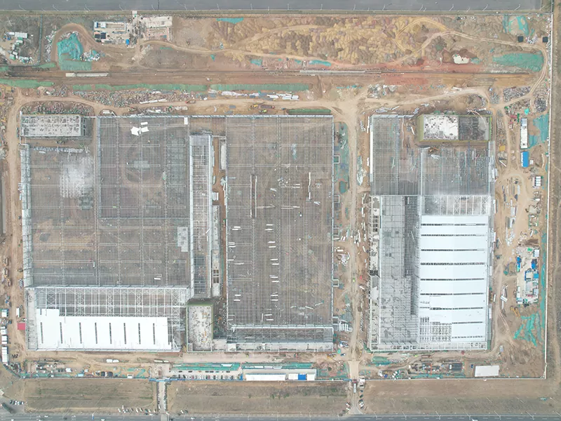 Construção de armazém com estrutura de aço